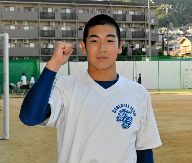 1年秋に投手転向して150キロ超 優勝候補に挑む滝川の2年エース - 高校