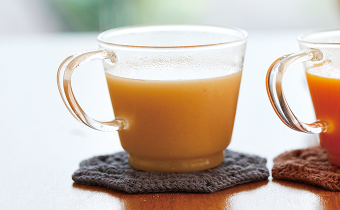 ドクタースムージーで作る「りんごと甘酒のホットスムージー」レシピ