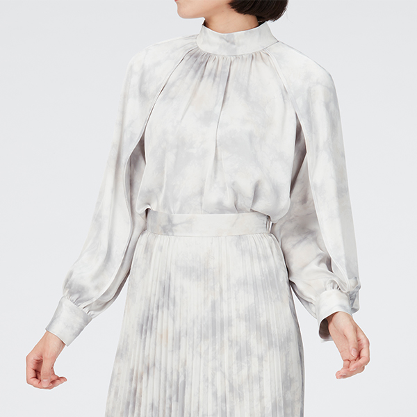 Layered Sleeve Blouse / Inspired by Flow / Gray | Perfume Closet