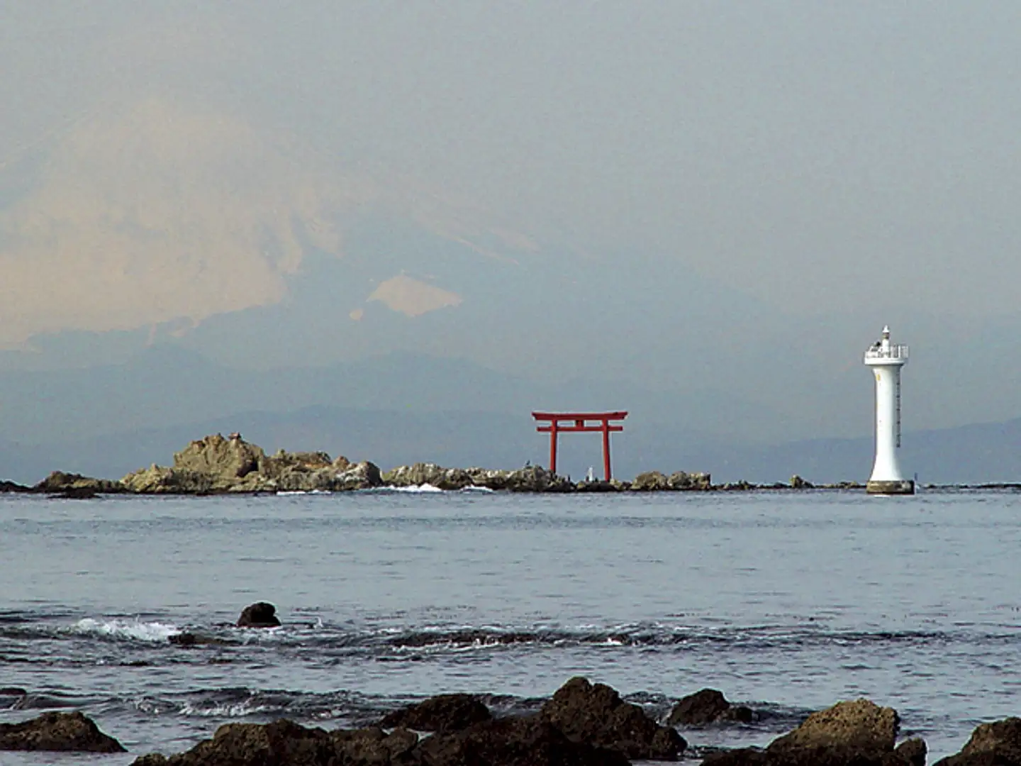 葉山森戸神社前からの富士山曼荼羅図、裕次郎灯台湘南の海 葉山森戸