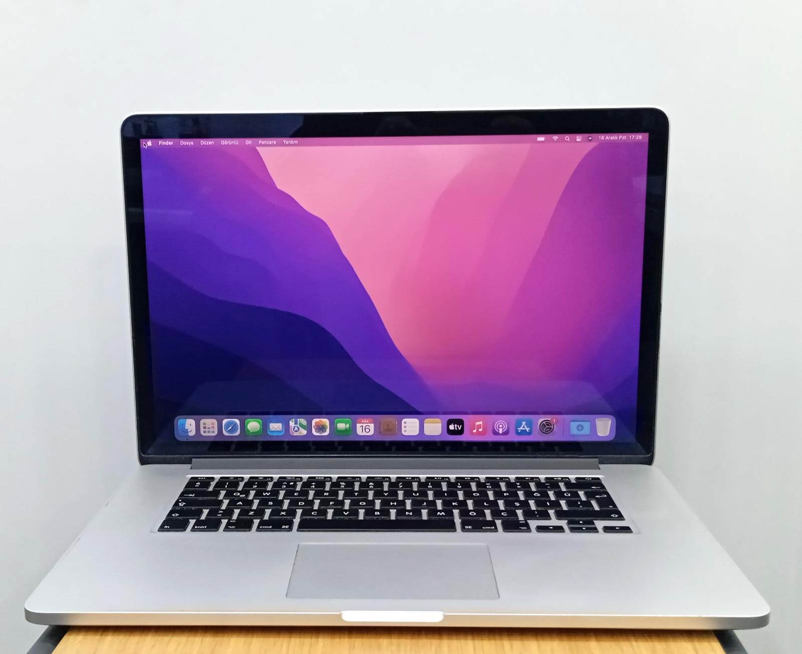 Apple MacBook Pro A1398 2015 i7 16GB DDR3L 250GB SSD O/B HDMI MDP