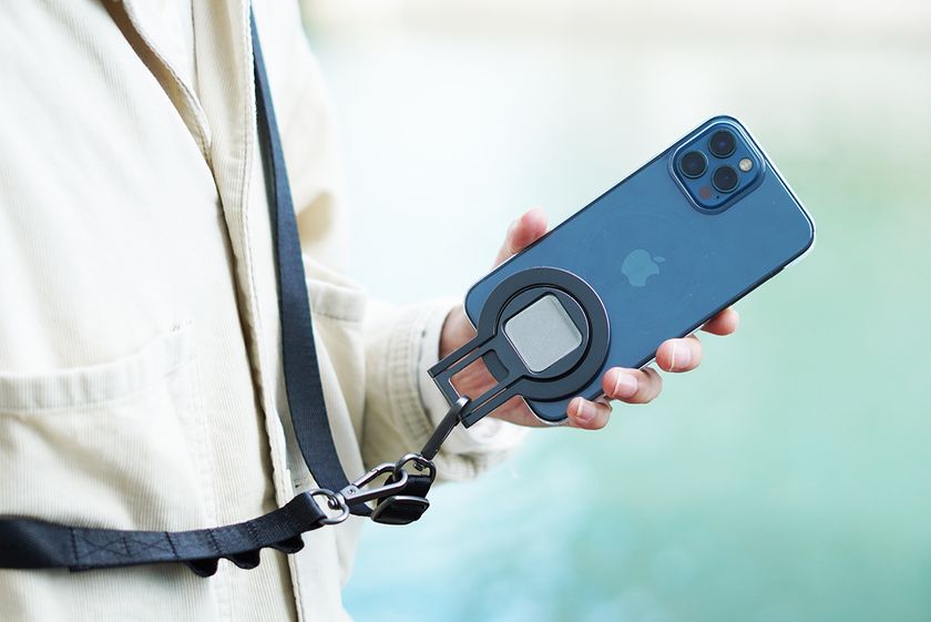 片手1秒”スマホ着脱が超簡単なショルダーストラップ 「GEAR Shoulder