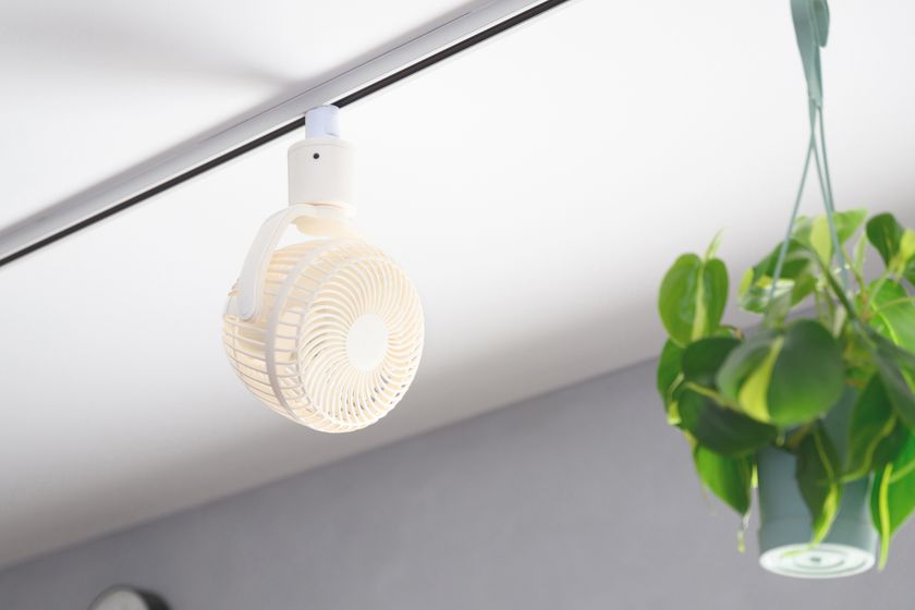 快適送風×簡単取付＞ ダクトレール専用小型ファン「UZUKAZE レール