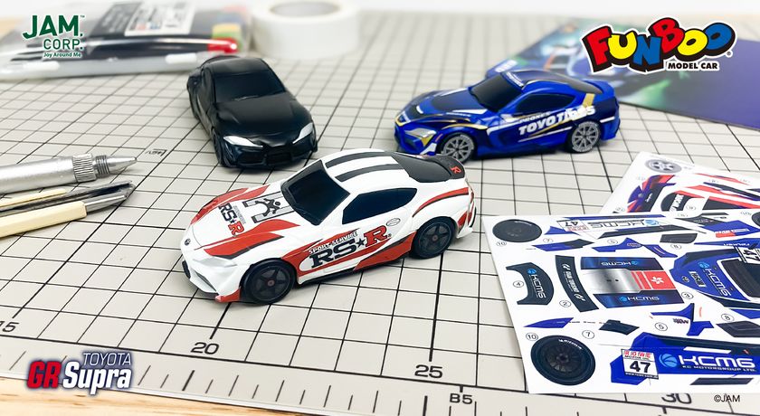 DAISOで買える！ 1台110円(税込)のカスタムシール付きの プチプライス