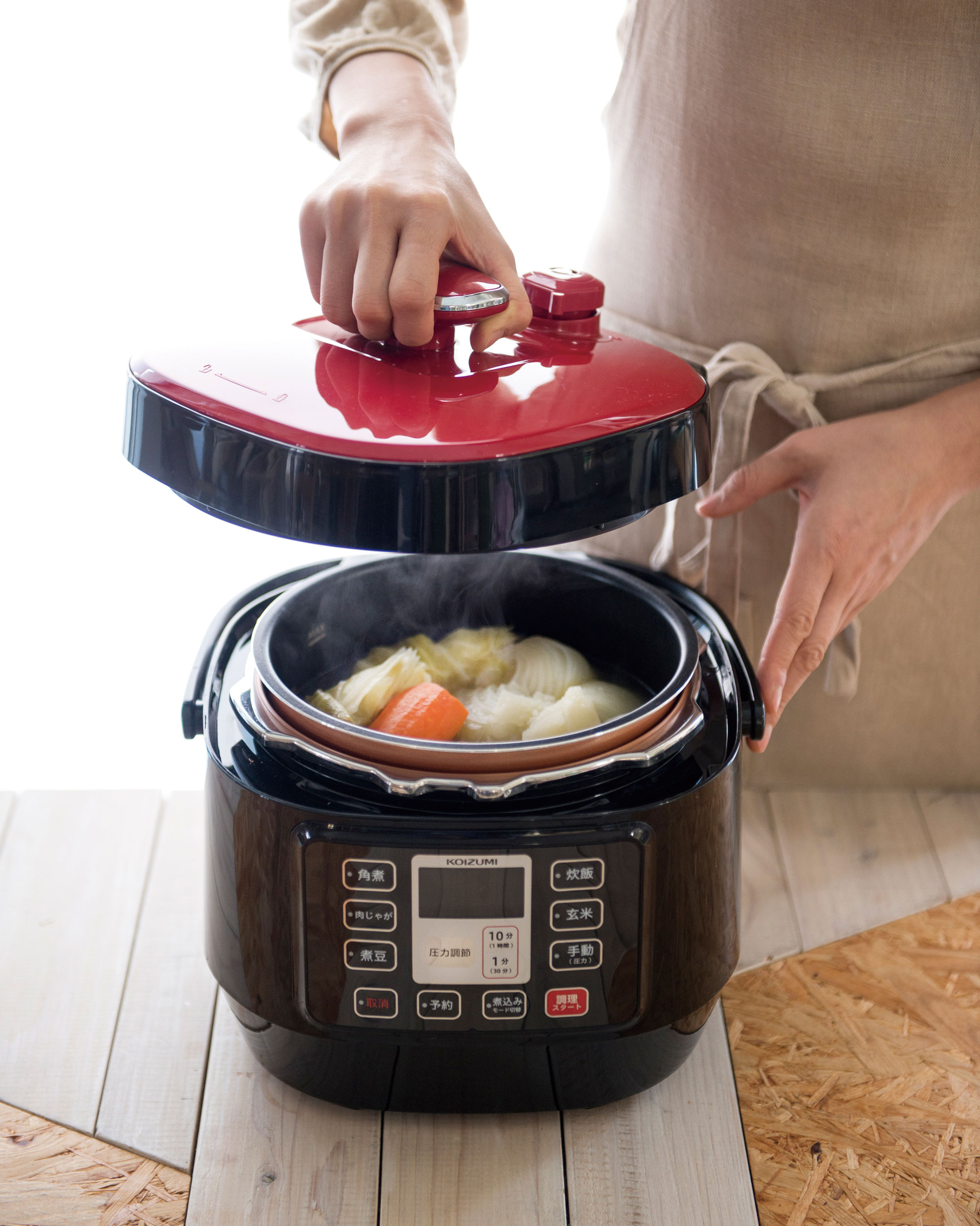 はじめての圧力鍋」でもマイコン＆5段階圧力で 「簡単・時短」本格
