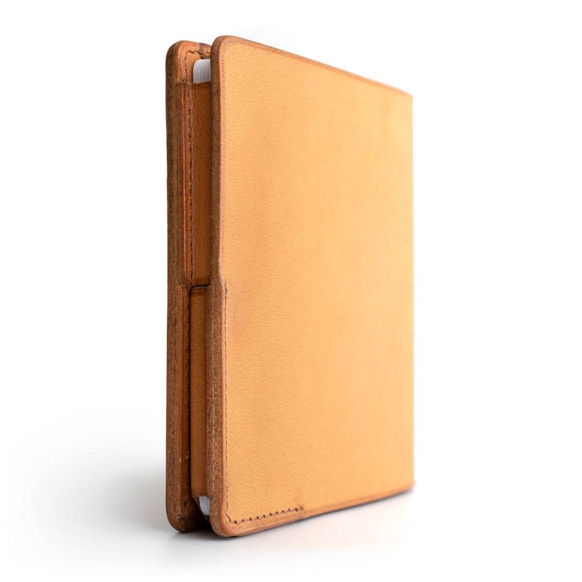 世界のデザイン賞7冠を達成した名刺入れが、 世界最小になってクラウド