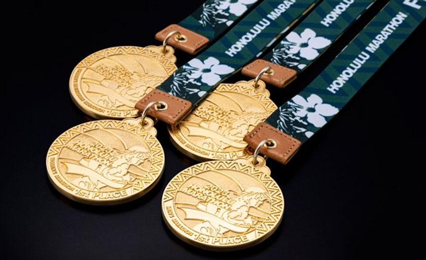 ホノルルマラソン2023 フルマラソン男女優勝者に贈呈される 純金メダル