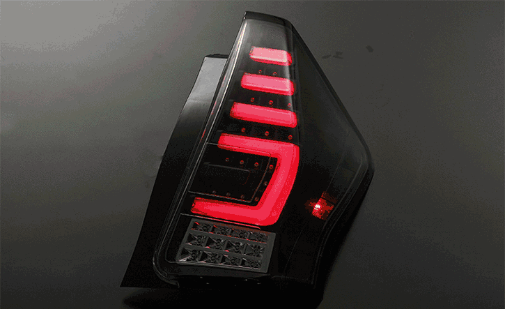 プリウスα40系用LEDテール・シーケンシャルウインカータイプ REVIER