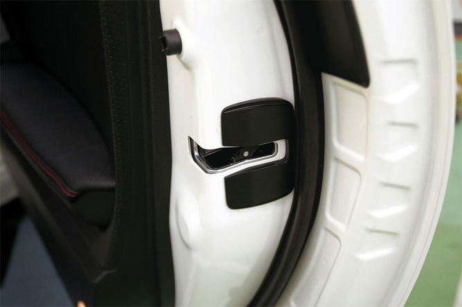 トヨタ86(ZN6系)用ドアスタビライザー TRD｜GR86・TOYOTA86 Online