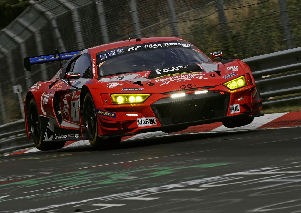 Audi R8 LMS、ニュルブルクリンク24時間レースで2位表彰台獲得（ドイツ