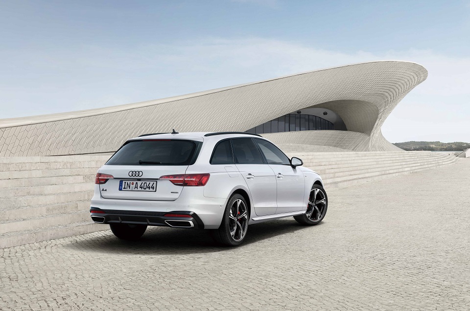 限定モデル Audi A4 / A4 Avant / A5 Sportback Black Style PLUS発売