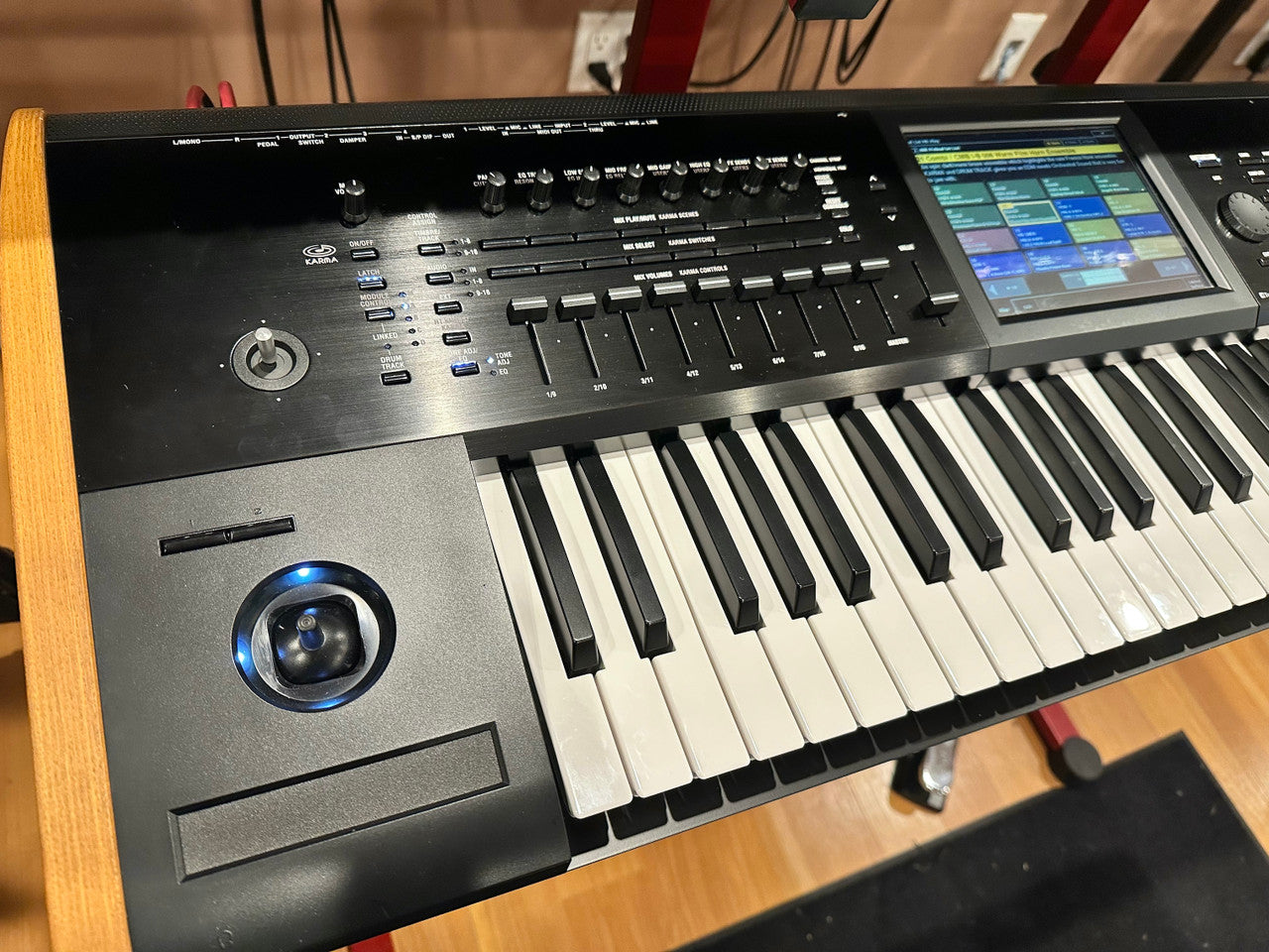 Korg Kronos 2 61 key Sampling workstation synthesizer – AudioProCT