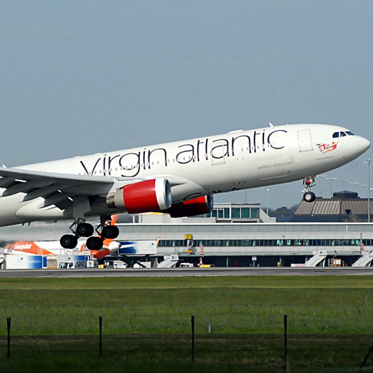 Airbus A330 - G-VMNK (ex D-ALPA) Rot kaufen – Aviationtag