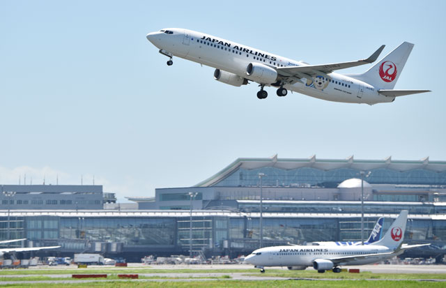 JAL、ダッフィー特別塗装機が就航 9月までに4機