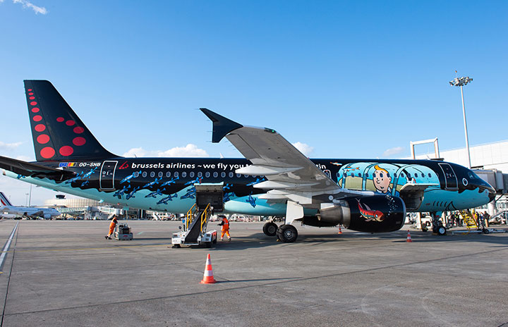 ブリュッセル航空、「タンタン」のA320 サメマリンと空へ