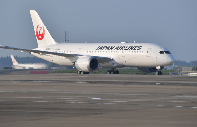 JAL、787-8全機受領 25機目が成田着、チャールストン製