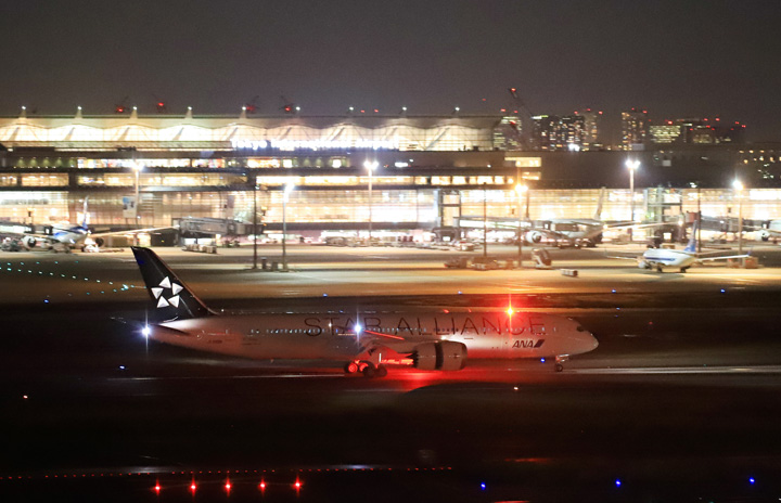 ANAの787、スターアライアンス塗装が羽田到着 中距離国際線仕様