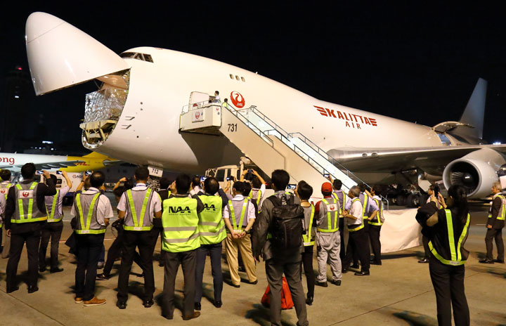 JAL、カリッタ航空と貨物コードシェア開始 成田に初便、747に鶴丸ロゴも