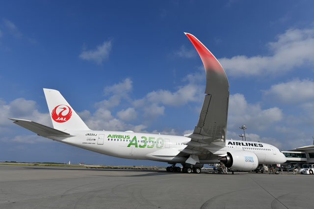 エコの3号機、那覇でお披露目 写真特集・JAL A350-900 JA03XJ（1）