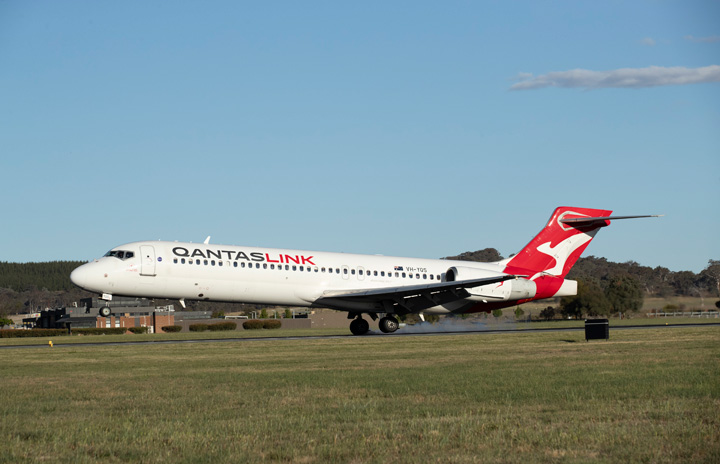 カンタス、717の運航終了 23年に幕