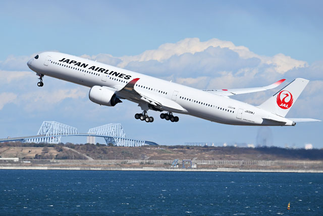 JAL、世界的な納入遅延続き退役延長も 鳥取社長「織込済み」