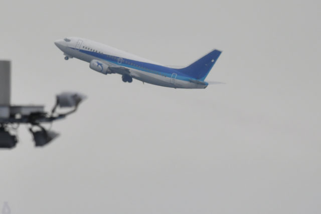 ANAの737-500退役機、ロゴなしで中国へ 元ベア・ドゥ ドリーム号