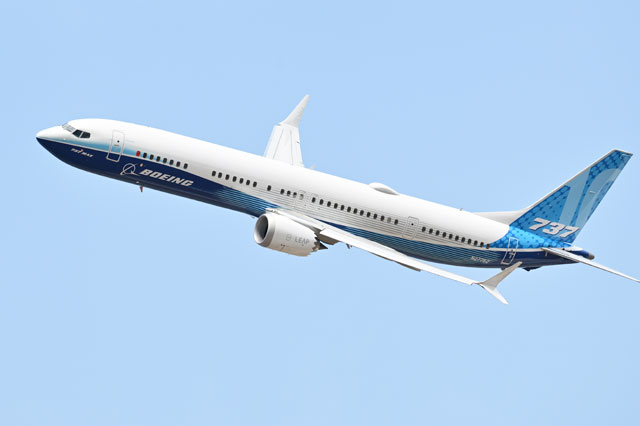 最大の737 MAX”737-10、海外初の飛行展示披露＝ファンボロー航空ショー