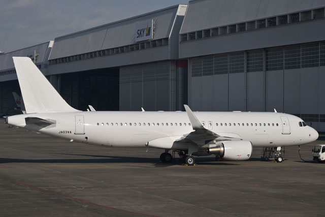 ANA、元エアアジア仕様最後のA320離日 180席仕様のJA03VA