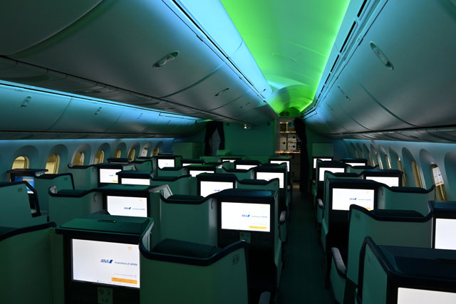 4年ぶり緑のANA機グリーンジェット、サメ肌でCO2削減