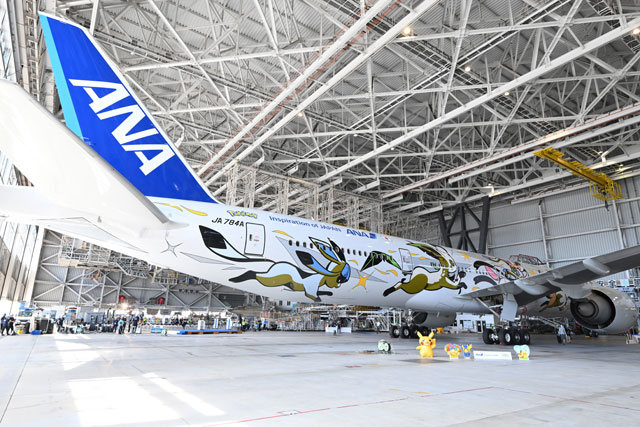ANA、ポケモン「イーブイジェット」披露 8/31から国際線、777-300ERで5年間
