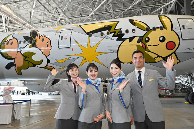 ANA、ポケモン「イーブイジェット」披露 8/31から国際線、777-300ERで5年間