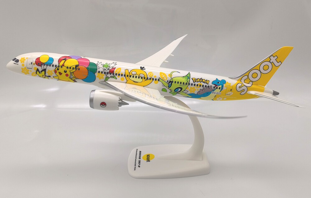 r*o様 ポケモン Boeing 787-9 モデル 1/200 Boeing 787-9 Dreamliner Scoot