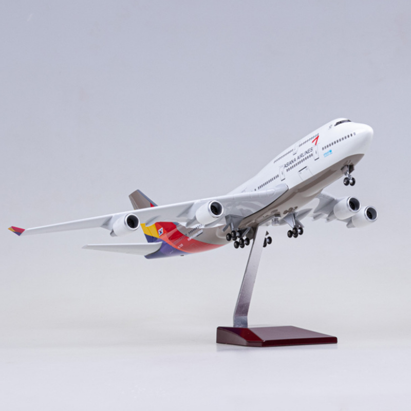 Asiana Airlines Boeing 747 Airplane Model (1/160 Scale - 47CM