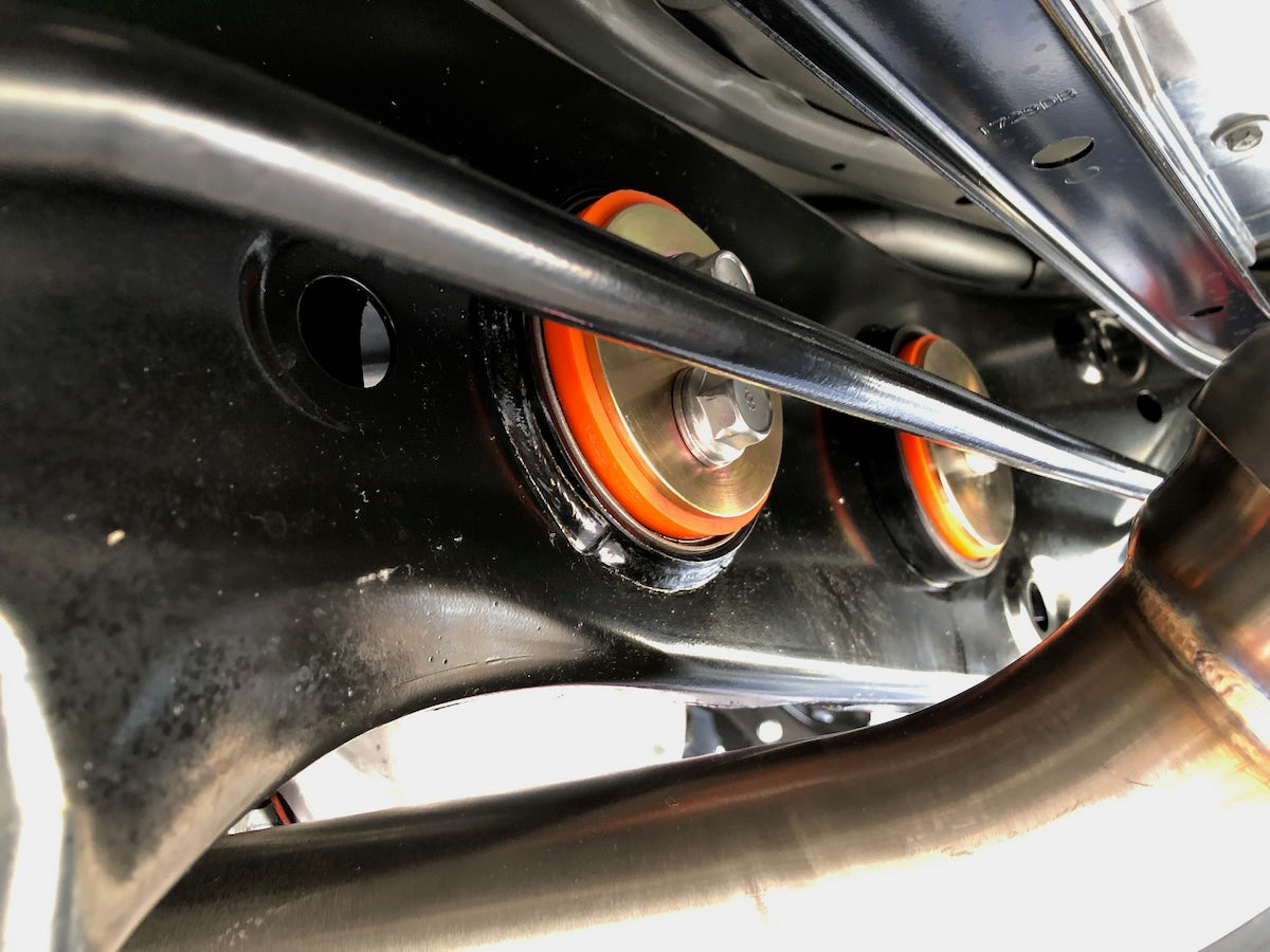 リア デフ マウントブッシュ [ZC6/ZN6 ZD8/ZN8] – AVO TURBOWORLD