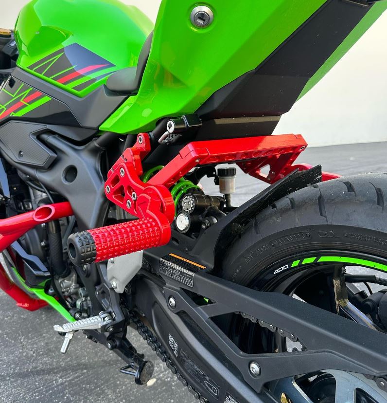 ZX4R 好きなポジションに設定できるアルミサブケージ｜AxxL