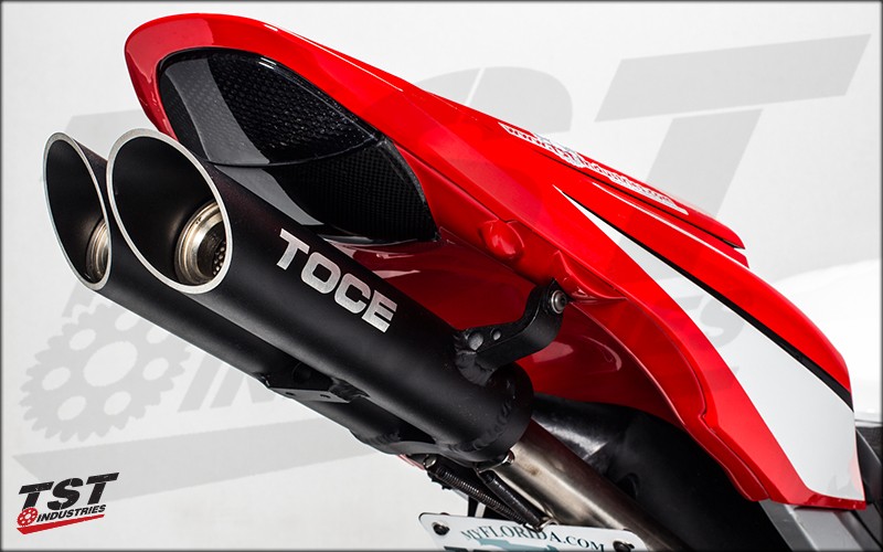 TOCE Performance 目立ち度抜群な CBR600RR用 マフラー(07-22)｜AxxL