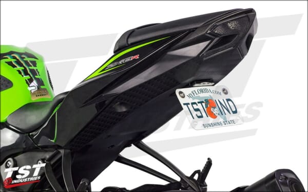 TST製 ZX-6R(13-16)用ウィンカー内蔵LEDテールライト｜AxxL