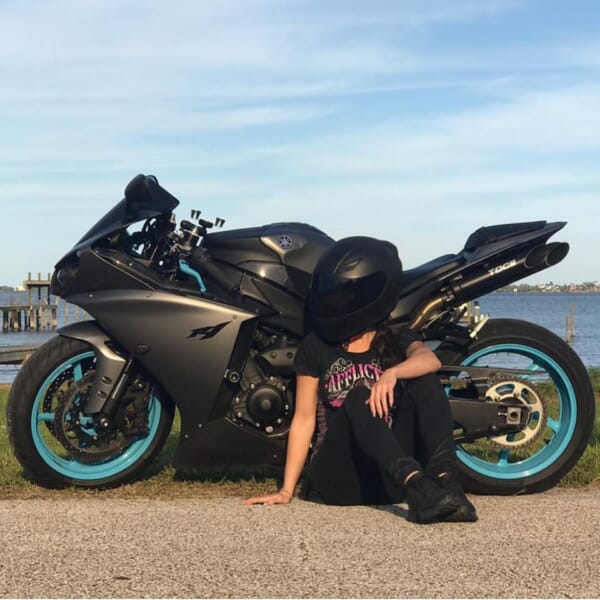 TOCE製目立ち度抜群なYZF-R1(09-14)用スラッシュアルミマフラー｜AxxL