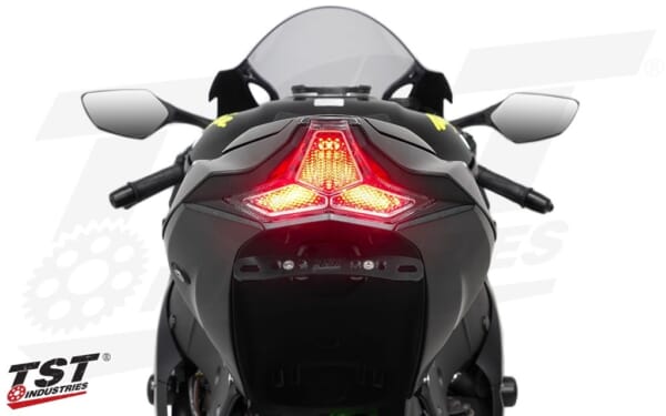 TST Industries Z1000 (14-22)ウィンカー内蔵LEDテールライト｜AxxL