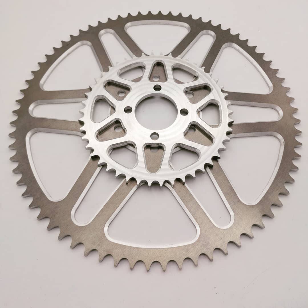 DIXER PARTS製 ZX-6R 用デザインリアスプロケット｜AxxL