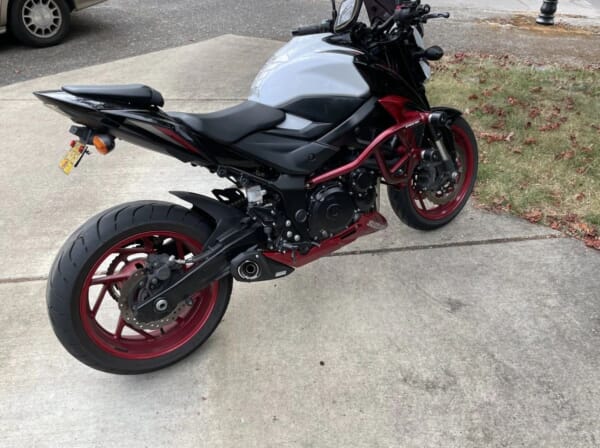 GSX750にMOTOGPのようなサイド出しマフラーでかっこよく！｜AxxL