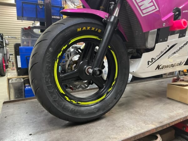 AXXLオリジナル 12インチ カスタムリムステッカー ｜AxxL