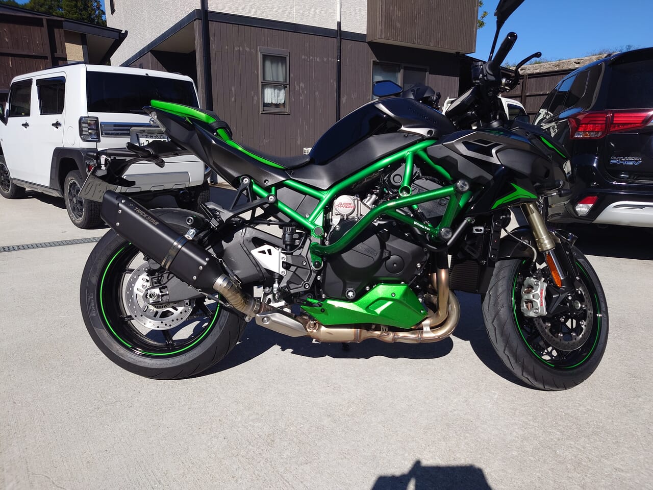 Z H2 SEへCRAZY IRONレースアーマーのお取り付け| AxxL