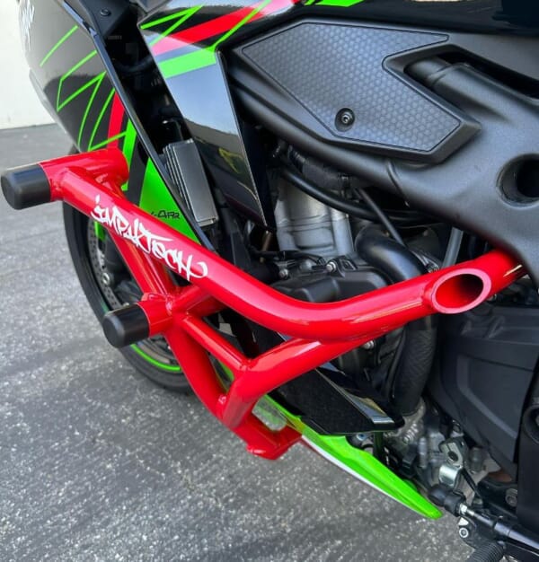 ZX4R デザインが美しい IMPAKTECH製 スタントケージ｜AxxL