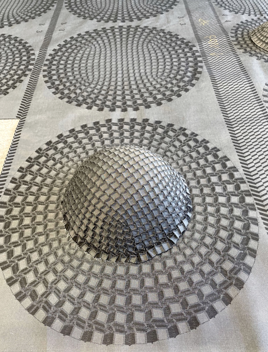 Nature ArchitectsとA-POC ABLE ISSEY MIYAKE 熱で自在に変形する布の