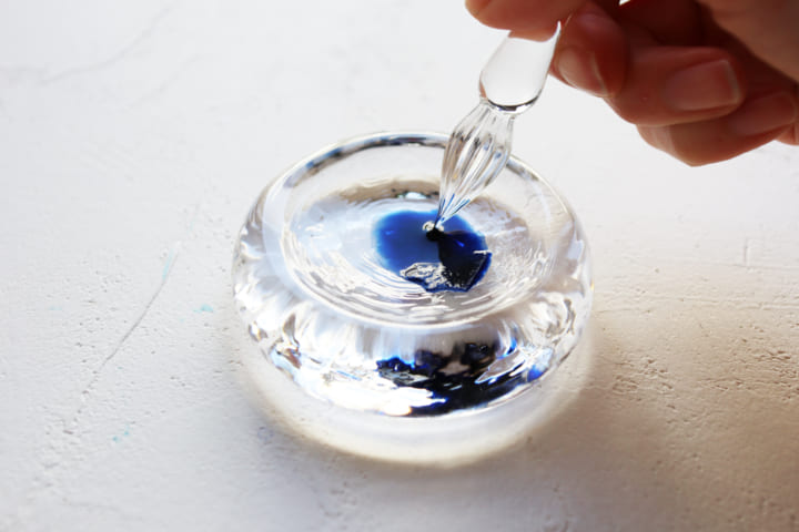 滋賀・草津の伝統工芸品「青花紙」をベースにした 筆記具ブランド文染