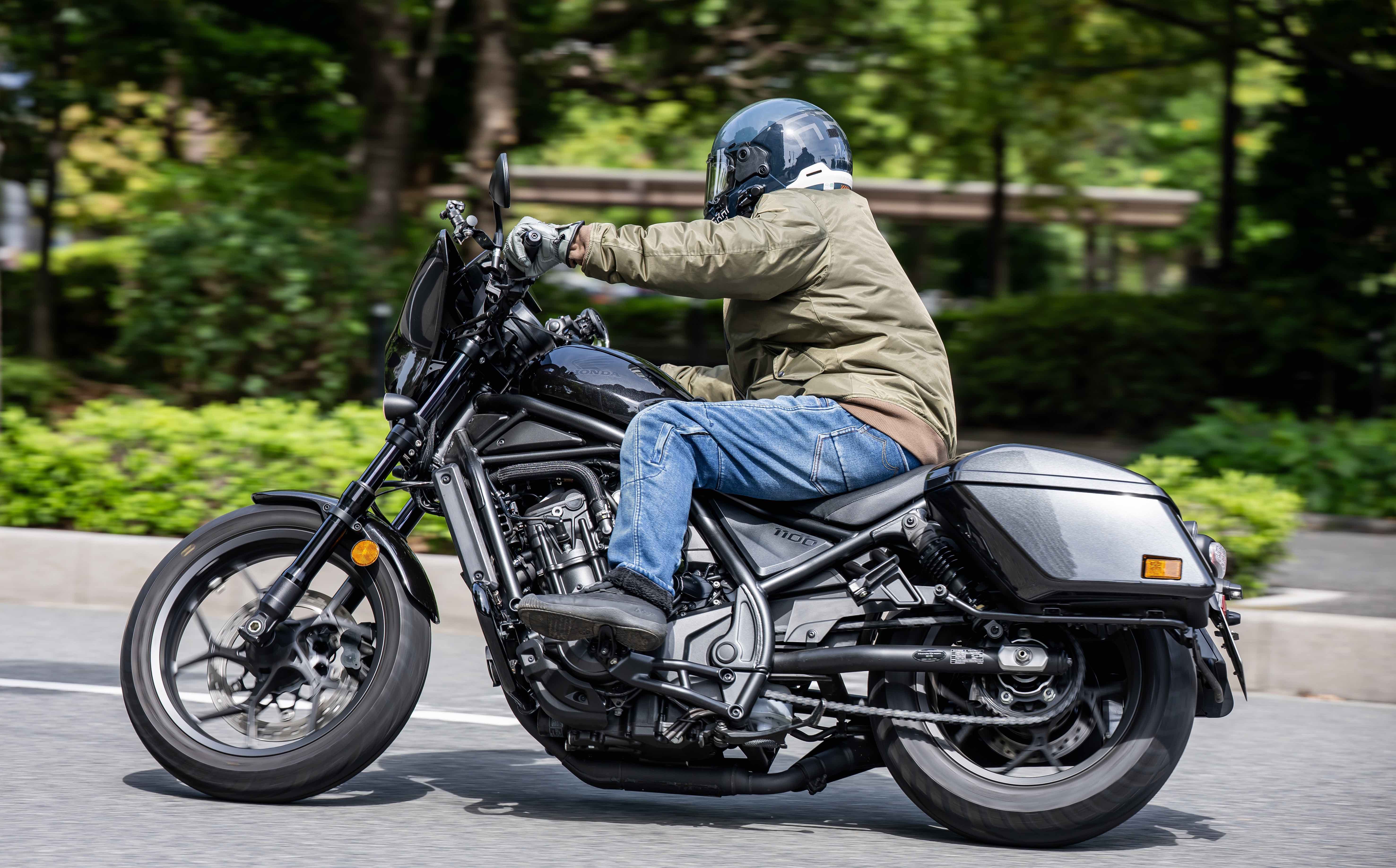 着るコタツ】が冬のバイクライフを変える！「MAX+60℃」電熱シート搭載