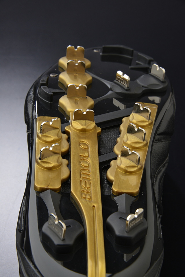 BeMoLo® Baseballスパイク｜ワールドウィングエンタープライズ｜初動