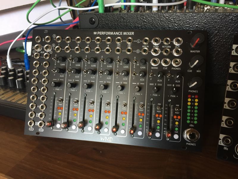WMD Performance Mixer 遂に黒で出荷開始！ - ギター エフェクター