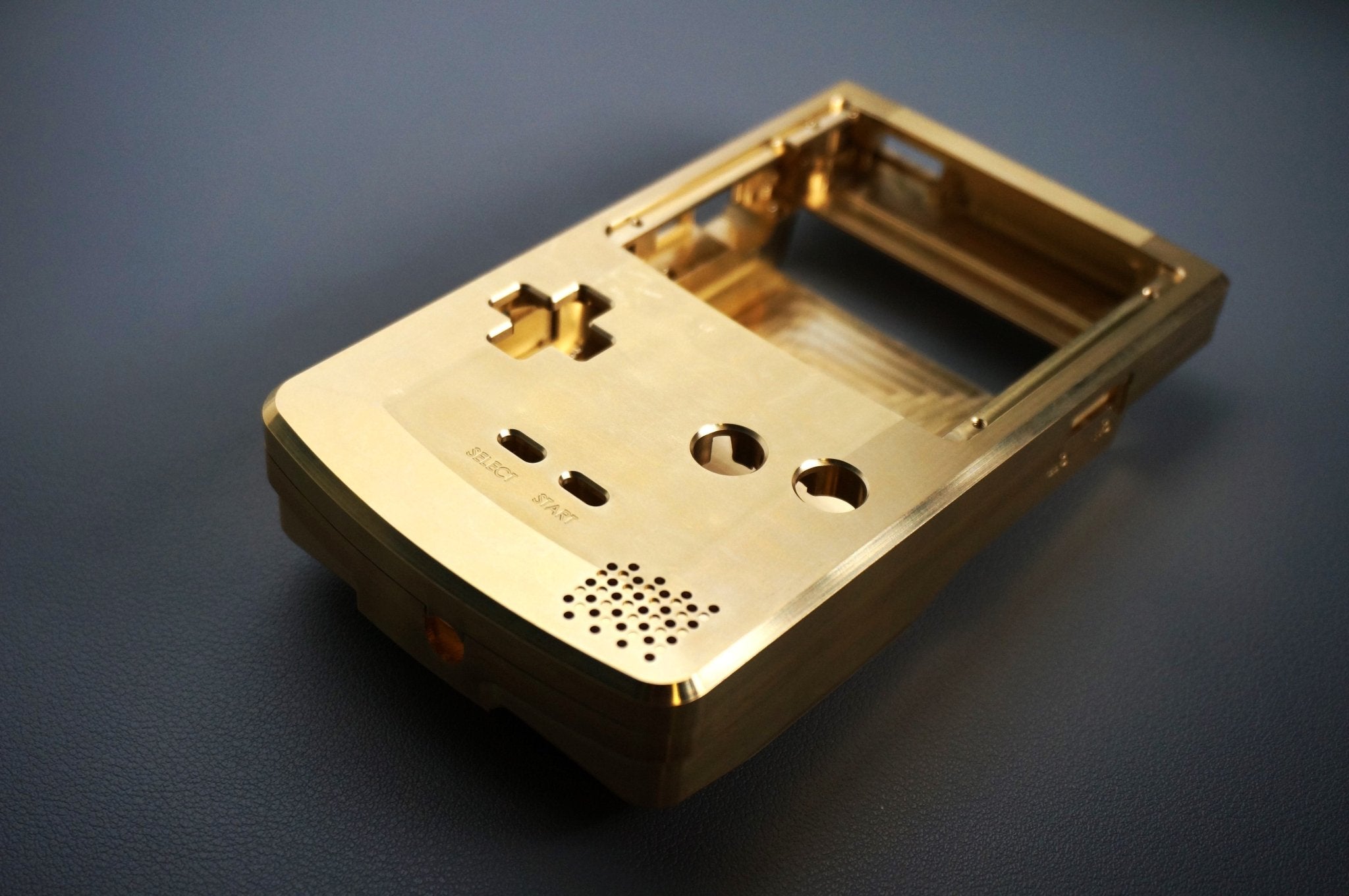 ゲームボーイカラー機械加工アルミニウムシェル - IPS |Boxy Pixel